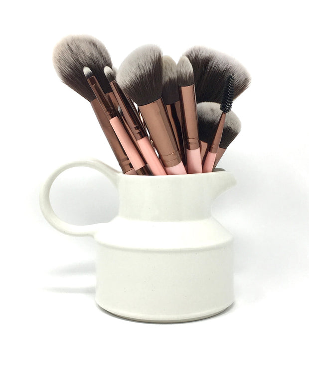 Precision, professional quality results without harming animals or the environment. Hypoallergenic, vegan, cruelty-free and gentle on the skin. With a pink wooden handle and rose gold ferrule, these 16 brushes will light up your makeup organizer or professional kit. Achieve everything from a natural makeup look to an airbrush makeup finish.