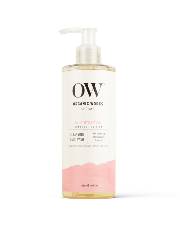Cleanses away impurities and daily grime with essential oils and plant extracts, restoring skin’s natural balance with rose geranium flower oil & aloe vera. 100% Vegan 100% Cruelty Free