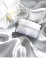 CLOUD CERAMIDE BALM delivers an extra boost of nutrient-rich moisture. Organic Rice Micro Ceramides absorb deeply into the skin to replenish and restore the moisture barrier. Strengthens the skin’s natural bond while increasing collagen production and leaving skin rejuvenated, plump, and smooth. Maximize moisture, plus the added Calming Liposome soothes environmentally-aggravated, sensitive, and redness-prone skin. 