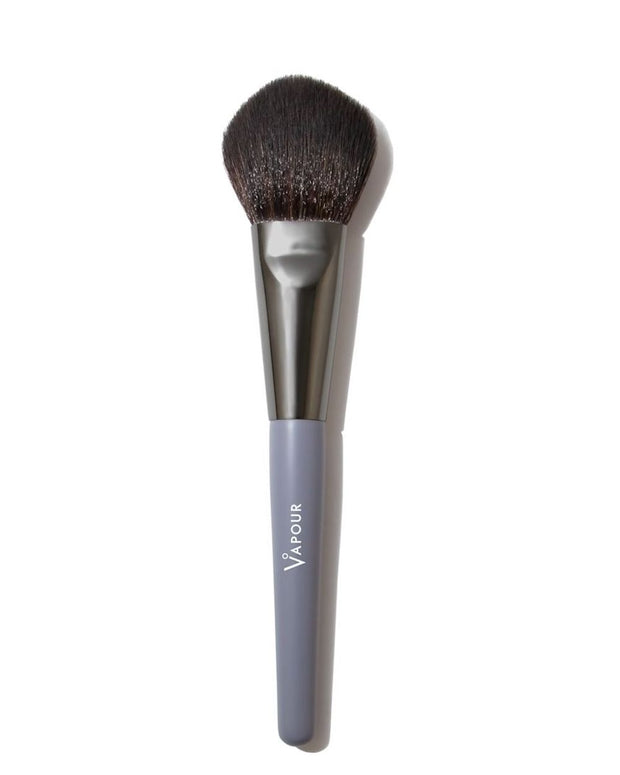 Vegan, cruelty-free and hand tied fibers make up this blush brush. Precise placement and diffusion of powder blush and highlighter. Great for contouring with Bronzer.